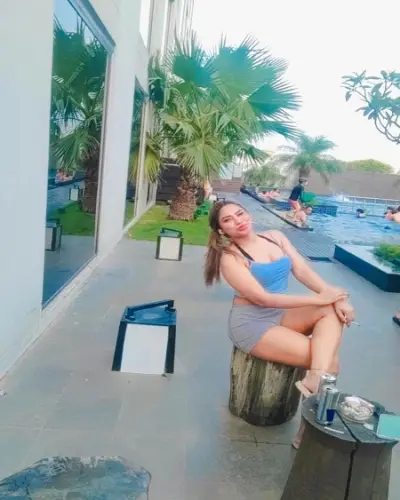 Escort Dobhi